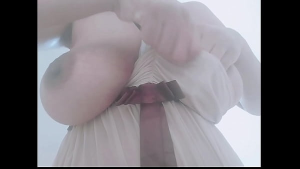 Tôi muốn bạn, người yêu dấu của tôi, chạm vào cặc của bạn. Tôi muốn bạn sợ nó giữa núm vú của tôi. Bạn sẽ trở thành thế này và thậm chí còn mang lại rất nhiều sữa trên núm vú của tôi. Ahhh.